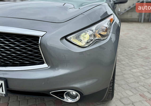Серый Инфинити QX70, объемом двигателя 3.7 л и пробегом 112 тыс. км за 22200 $, фото 17 на Automoto.ua