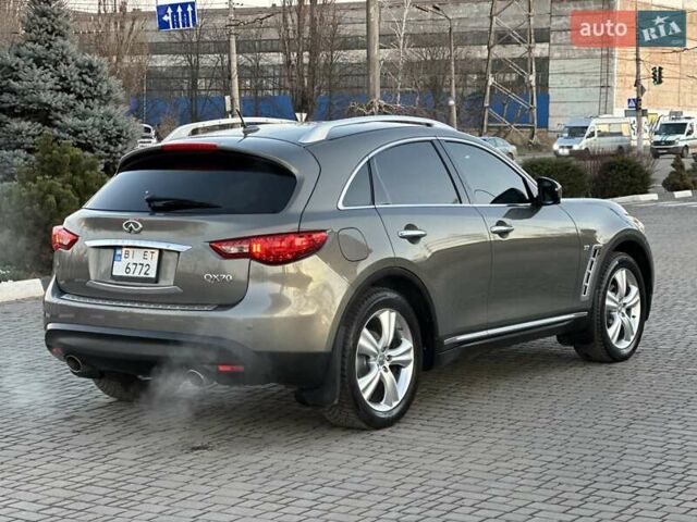 Сірий Інфініті QX70, об'ємом двигуна 3.7 л та пробігом 106 тис. км за 21999 $, фото 9 на Automoto.ua