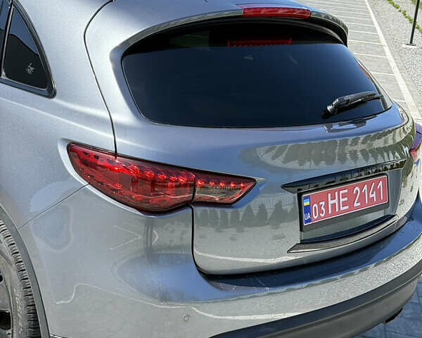 Серый Инфинити QX70, объемом двигателя 3.7 л и пробегом 195 тыс. км за 18000 $, фото 10 на Automoto.ua