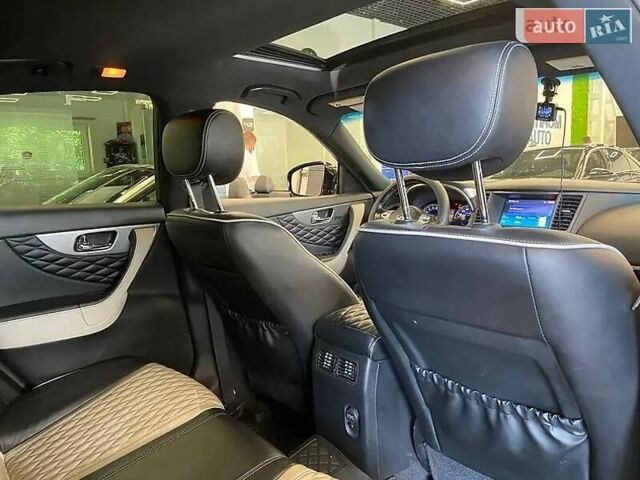 Серый Инфинити QX70, объемом двигателя 3.7 л и пробегом 70 тыс. км за 26900 $, фото 25 на Automoto.ua