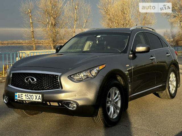 Сірий Інфініті QX70, об'ємом двигуна 3.7 л та пробігом 41 тис. км за 23500 $, фото 4 на Automoto.ua