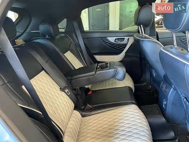 Серый Инфинити QX70, объемом двигателя 3.7 л и пробегом 70 тыс. км за 26900 $, фото 23 на Automoto.ua