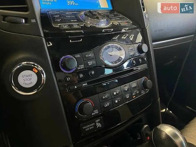 Серый Инфинити QX70, объемом двигателя 3.7 л и пробегом 70 тыс. км за 26900 $, фото 5 на Automoto.ua