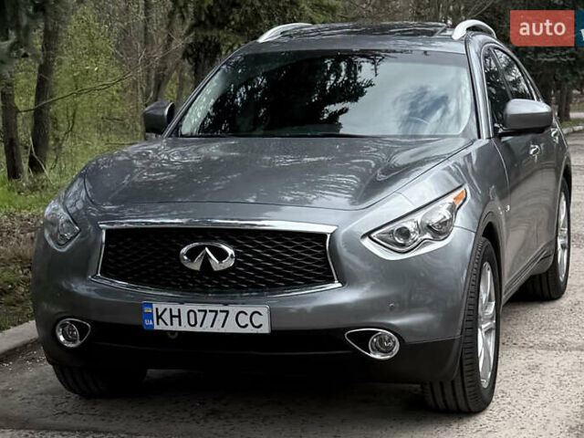 Серый Инфинити QX70, объемом двигателя 3.7 л и пробегом 64 тыс. км за 23900 $, фото 3 на Automoto.ua