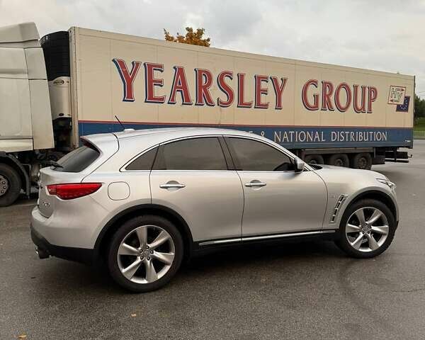 Серый Инфинити QX70, объемом двигателя 3.7 л и пробегом 135 тыс. км за 19999 $, фото 5 на Automoto.ua