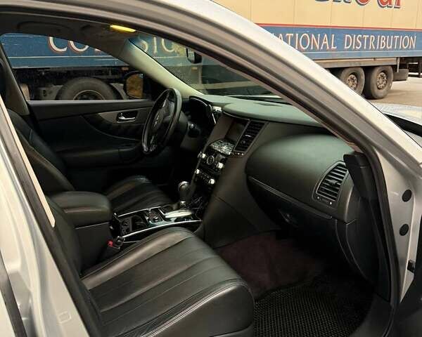 Серый Инфинити QX70, объемом двигателя 3.7 л и пробегом 135 тыс. км за 19999 $, фото 26 на Automoto.ua