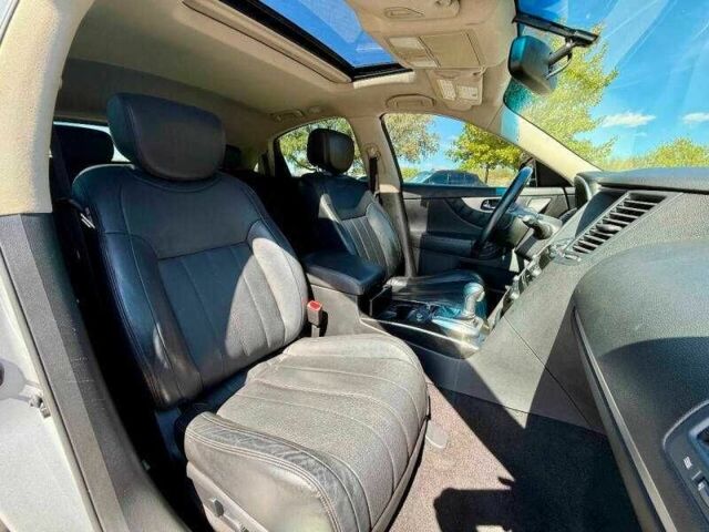 Сірий Інфініті QX70, об'ємом двигуна 3.7 л та пробігом 44 тис. км за 3000 $, фото 7 на Automoto.ua