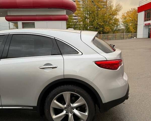 Серый Инфинити QX70, объемом двигателя 3.7 л и пробегом 135 тыс. км за 19999 $, фото 15 на Automoto.ua