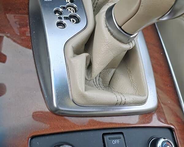 Серый Инфинити QX70, объемом двигателя 3.7 л и пробегом 82 тыс. км за 19400 $, фото 4 на Automoto.ua