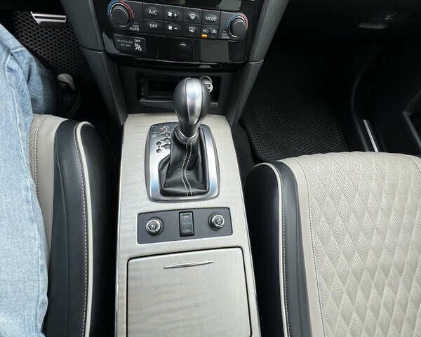 Серый Инфинити QX70, объемом двигателя 3.7 л и пробегом 124 тыс. км за 24000 $, фото 7 на Automoto.ua