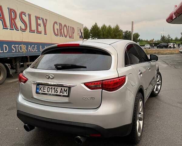 Серый Инфинити QX70, объемом двигателя 3.7 л и пробегом 135 тыс. км за 19999 $, фото 8 на Automoto.ua