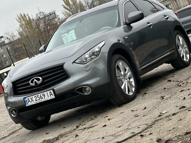 Серый Инфинити QX70, объемом двигателя 3.7 л и пробегом 82 тыс. км за 18999 $, фото 2 на Automoto.ua