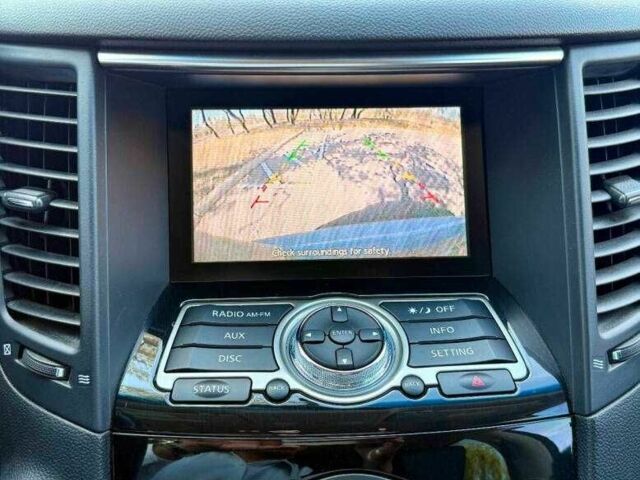 Сірий Інфініті QX70, об'ємом двигуна 3.7 л та пробігом 44 тис. км за 3000 $, фото 5 на Automoto.ua