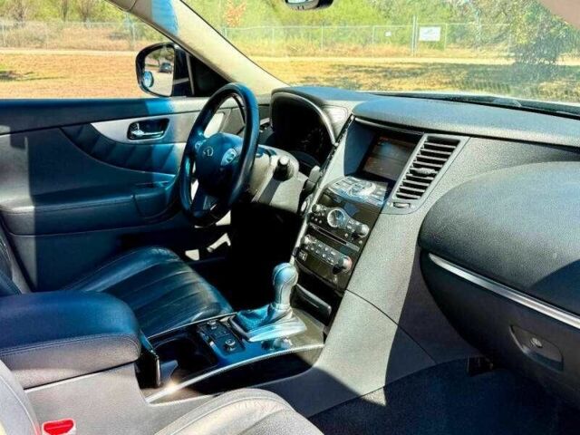 Сірий Інфініті QX70, об'ємом двигуна 3.7 л та пробігом 44 тис. км за 3000 $, фото 6 на Automoto.ua