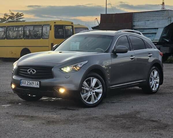 Серый Инфинити QX70, объемом двигателя 3.7 л и пробегом 82 тыс. км за 19400 $, фото 20 на Automoto.ua