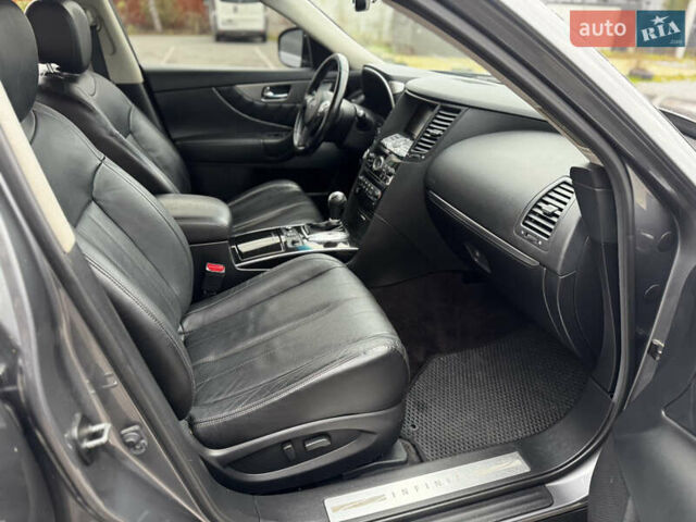 Серый Инфинити QX70, объемом двигателя 3.7 л и пробегом 108 тыс. км за 19999 $, фото 38 на Automoto.ua