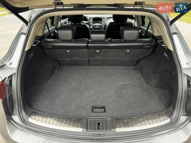 Серый Инфинити QX70, объемом двигателя 3.7 л и пробегом 108 тыс. км за 19999 $, фото 25 на Automoto.ua