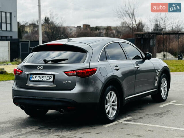 Серый Инфинити QX70, объемом двигателя 3.7 л и пробегом 108 тыс. км за 19999 $, фото 10 на Automoto.ua