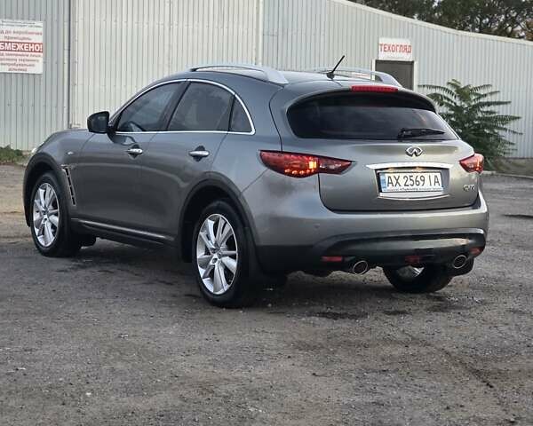 Серый Инфинити QX70, объемом двигателя 3.7 л и пробегом 82 тыс. км за 19400 $, фото 12 на Automoto.ua