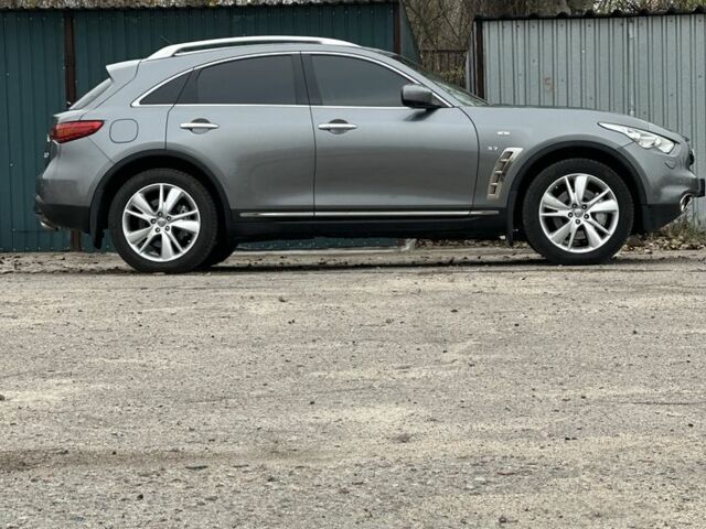 Серый Инфинити QX70, объемом двигателя 3.7 л и пробегом 82 тыс. км за 18999 $, фото 6 на Automoto.ua