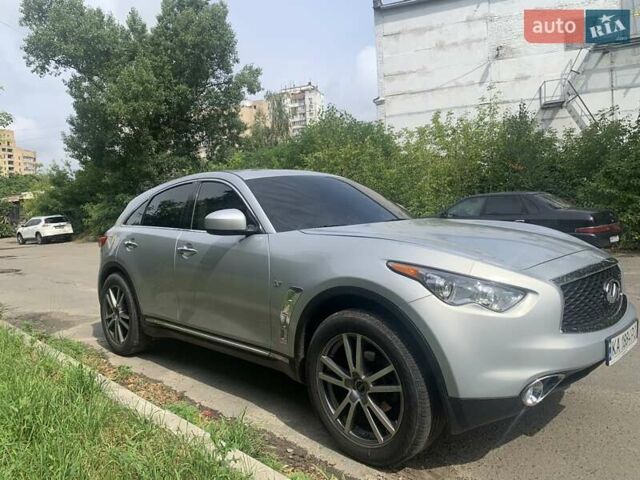 Серый Инфинити QX70, объемом двигателя 3.7 л и пробегом 146 тыс. км за 17500 $, фото 3 на Automoto.ua