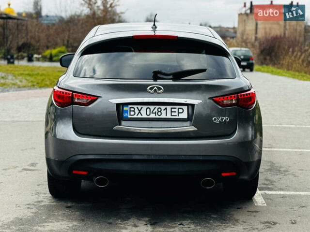 Серый Инфинити QX70, объемом двигателя 3.7 л и пробегом 108 тыс. км за 19999 $, фото 9 на Automoto.ua