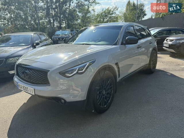 Серый Инфинити QX70, объемом двигателя 3.7 л и пробегом 152 тыс. км за 24500 $, фото 4 на Automoto.ua
