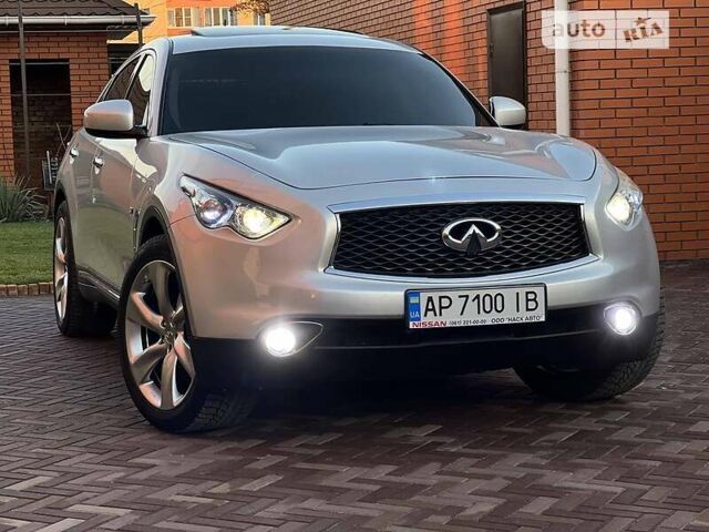 Сірий Інфініті QX70, об'ємом двигуна 3.7 л та пробігом 110 тис. км за 23000 $, фото 7 на Automoto.ua