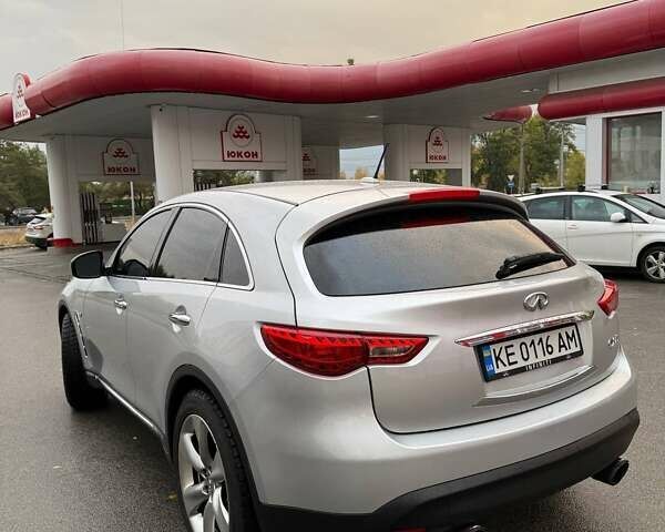 Серый Инфинити QX70, объемом двигателя 3.7 л и пробегом 135 тыс. км за 19999 $, фото 6 на Automoto.ua