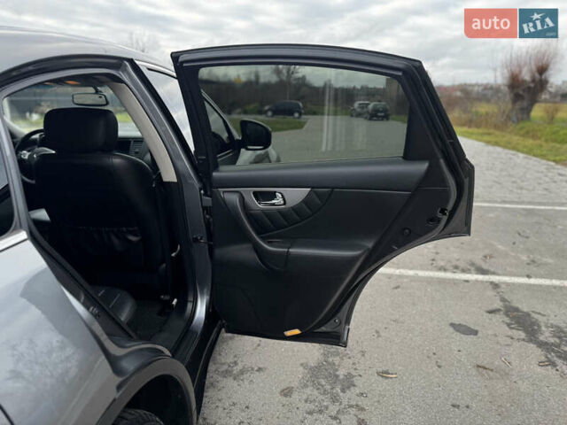 Серый Инфинити QX70, объемом двигателя 3.7 л и пробегом 108 тыс. км за 19999 $, фото 29 на Automoto.ua