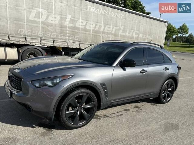 Серый Инфинити QX70, объемом двигателя 3.7 л и пробегом 112 тыс. км за 21500 $, фото 1 на Automoto.ua