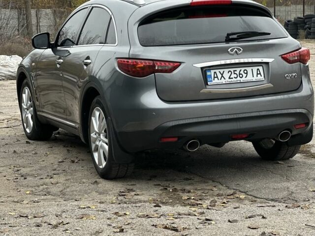 Серый Инфинити QX70, объемом двигателя 3.7 л и пробегом 82 тыс. км за 18999 $, фото 5 на Automoto.ua