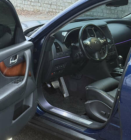 Синий Инфинити QX70, объемом двигателя 3.7 л и пробегом 95 тыс. км за 16800 $, фото 8 на Automoto.ua