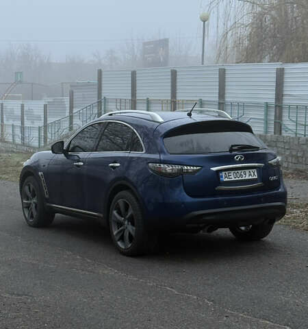 Синий Инфинити QX70, объемом двигателя 3.7 л и пробегом 95 тыс. км за 16800 $, фото 3 на Automoto.ua