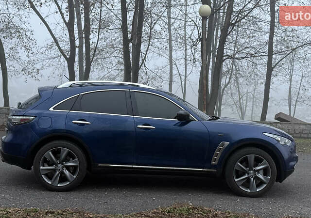 Синий Инфинити QX70, объемом двигателя 3.7 л и пробегом 95 тыс. км за 16800 $, фото 6 на Automoto.ua