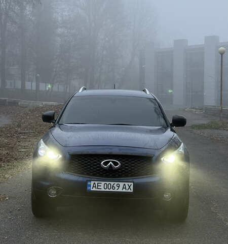 Синий Инфинити QX70, объемом двигателя 3.7 л и пробегом 95 тыс. км за 16800 $, фото 1 на Automoto.ua