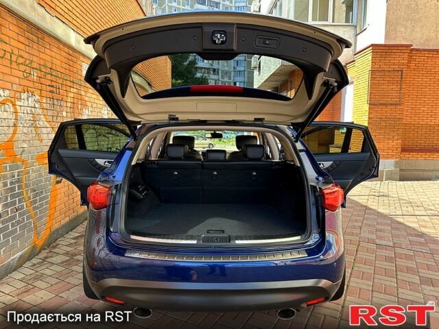 Синій Інфініті QX70, об'ємом двигуна 3.7 л та пробігом 197 тис. км за 15555 $, фото 8 на Automoto.ua