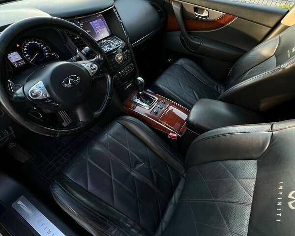 Синий Инфинити QX70, объемом двигателя 2.99 л и пробегом 157 тыс. км за 17950 $, фото 17 на Automoto.ua