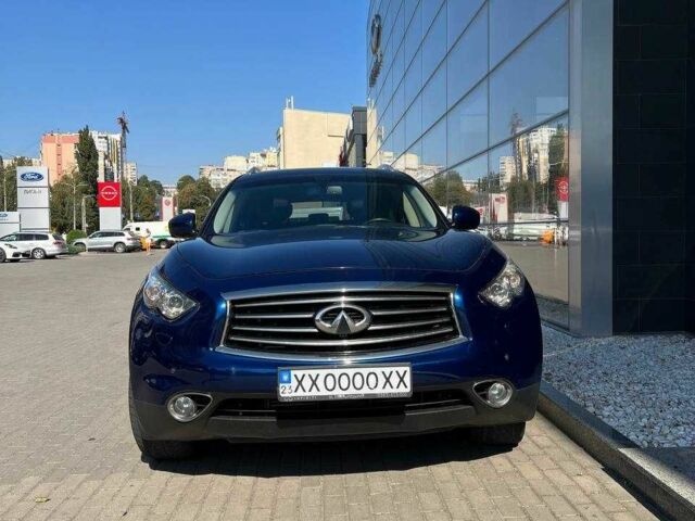 Синій Інфініті QX70, об'ємом двигуна 3 л та пробігом 157 тис. км за 17950 $, фото 2 на Automoto.ua