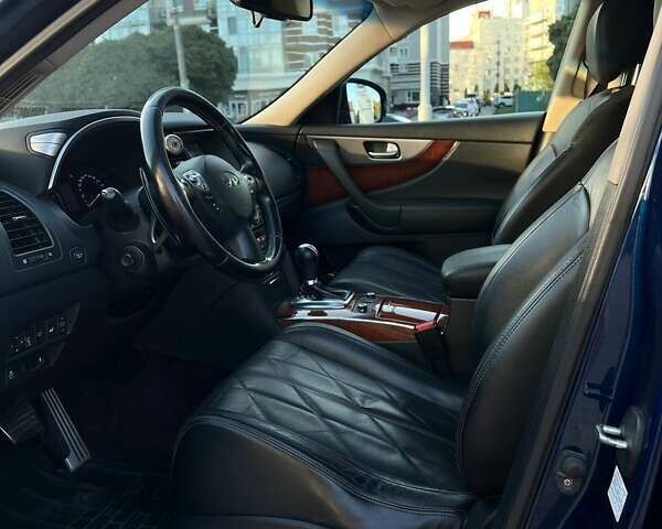Синий Инфинити QX70, объемом двигателя 2.99 л и пробегом 157 тыс. км за 17950 $, фото 19 на Automoto.ua