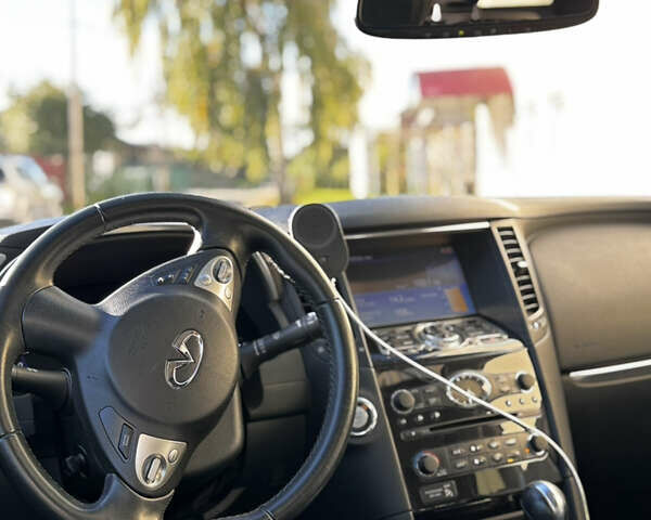 Синій Інфініті QX70, об'ємом двигуна 3.7 л та пробігом 125 тис. км за 15200 $, фото 2 на Automoto.ua
