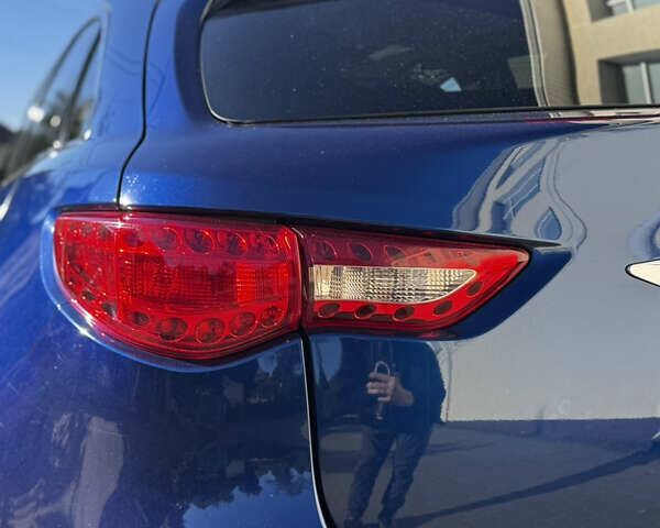 Синій Інфініті QX70, об'ємом двигуна 3.7 л та пробігом 125 тис. км за 15200 $, фото 10 на Automoto.ua