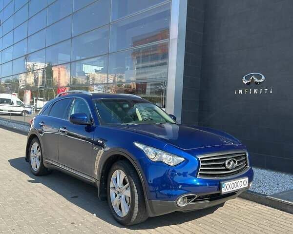 Синий Инфинити QX70, объемом двигателя 2.99 л и пробегом 157 тыс. км за 17950 $, фото 2 на Automoto.ua