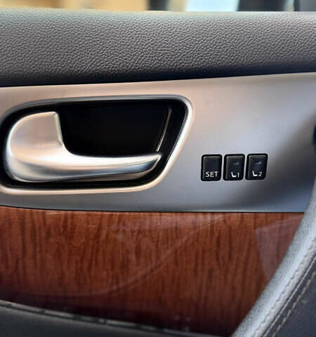 Синий Инфинити QX70, объемом двигателя 2.99 л и пробегом 117 тыс. км за 25300 $, фото 17 на Automoto.ua