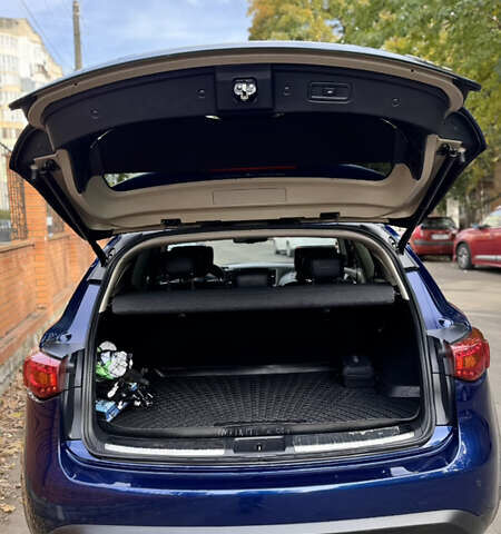 Синий Инфинити QX70, объемом двигателя 2.99 л и пробегом 117 тыс. км за 25300 $, фото 12 на Automoto.ua