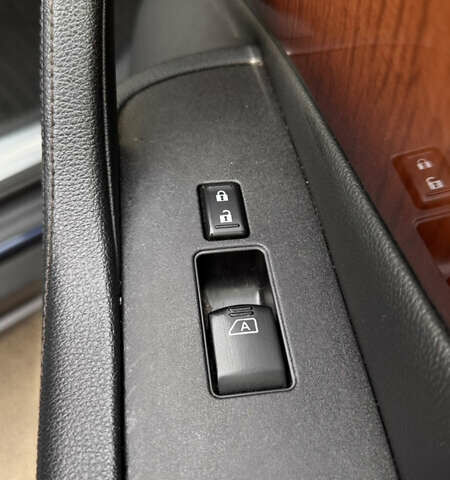 Синий Инфинити QX70, объемом двигателя 2.99 л и пробегом 117 тыс. км за 25300 $, фото 13 на Automoto.ua