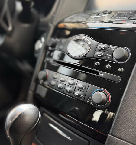 Синий Инфинити QX70, объемом двигателя 2.99 л и пробегом 117 тыс. км за 25300 $, фото 9 на Automoto.ua