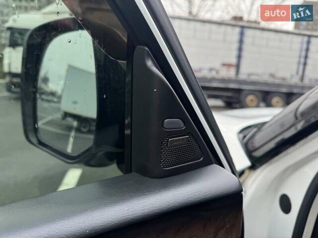 Білий Інфініті QX80, об'ємом двигуна 5.55 л та пробігом 201 тис. км за 17999 $, фото 38 на Automoto.ua