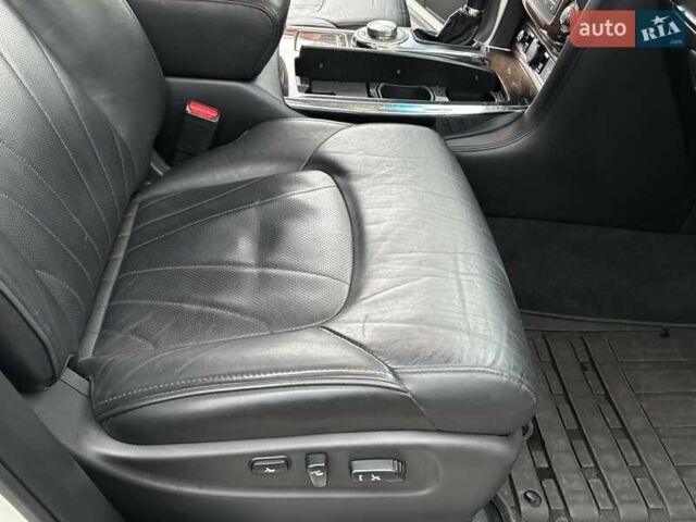 Белый Инфинити QX80, объемом двигателя 5.6 л и пробегом 202 тыс. км за 18800 $, фото 16 на Automoto.ua