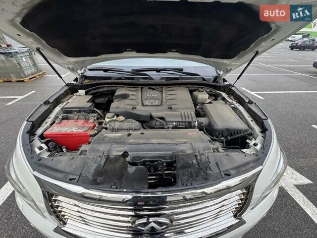 Білий Інфініті QX80, об'ємом двигуна 5.55 л та пробігом 201 тис. км за 17999 $, фото 43 на Automoto.ua